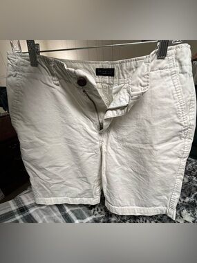 Aeropostale Flat Front, Chino Style Shorts In Solid White Men’s Size 30